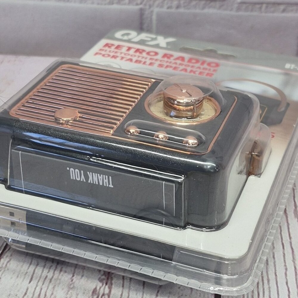 QFX VTG Throwback Bluetooth & FM Rechargeable Retro Radio - Picture 8 of 8